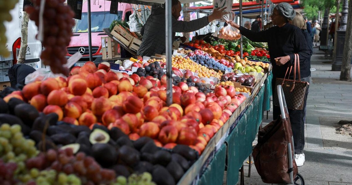 French Consumer Confidence Falls to 13-Year Low After Riots