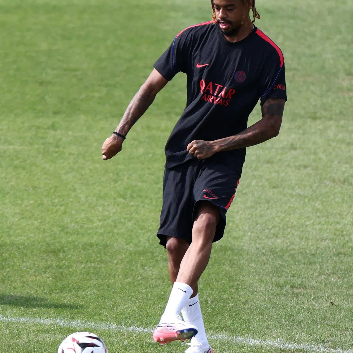 FILE PHOTO: Soccer Football - Trophee des Champions - Paris St Germain Training - Campus Paris St Germain, Poissy, France - August 15, 2026 Paris Saint Germain's Bradley Barcola during training REUTERS/Tom Nicholson/File Photo