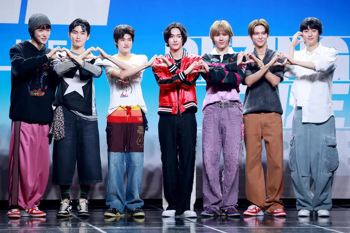 epa10839270 Members of the new South Korean boy band RIIZE of SM Entertainment pose for a photo during a news conference on the group's debut single 'Get a Guitar' at an arts hall in Seoul, 04 September 2023.  EPA-EFE/YONHAP SOUTH KOREA OUT