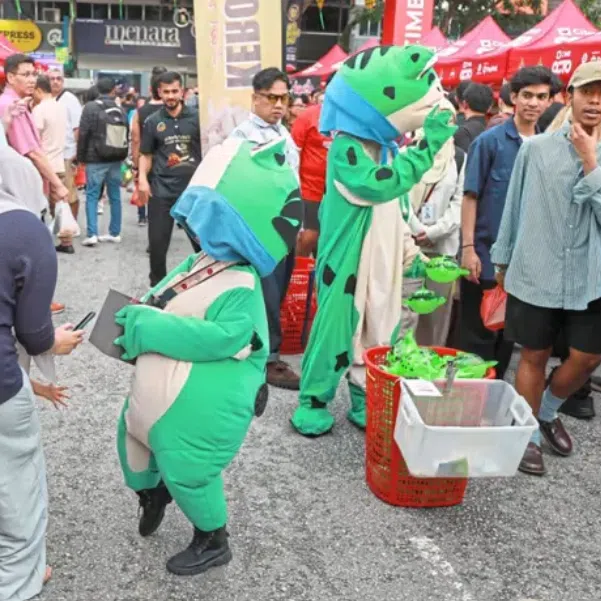 In Johor Bahru, costumed ­beggars are becoming increasingly visible at petrol stations, night markets and Ramadan bazaars.