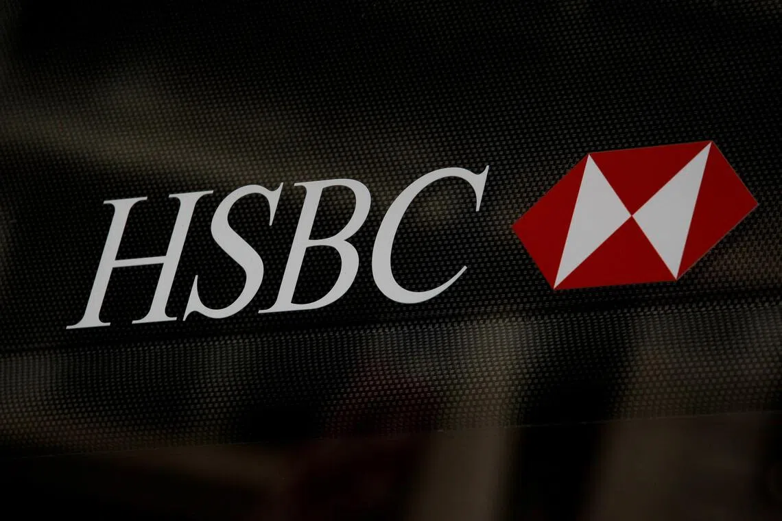 HSBC posted a pretax profit in the third quarter of US$9.6 billion, missing a company-compiled estimate of US$9.7 billion.