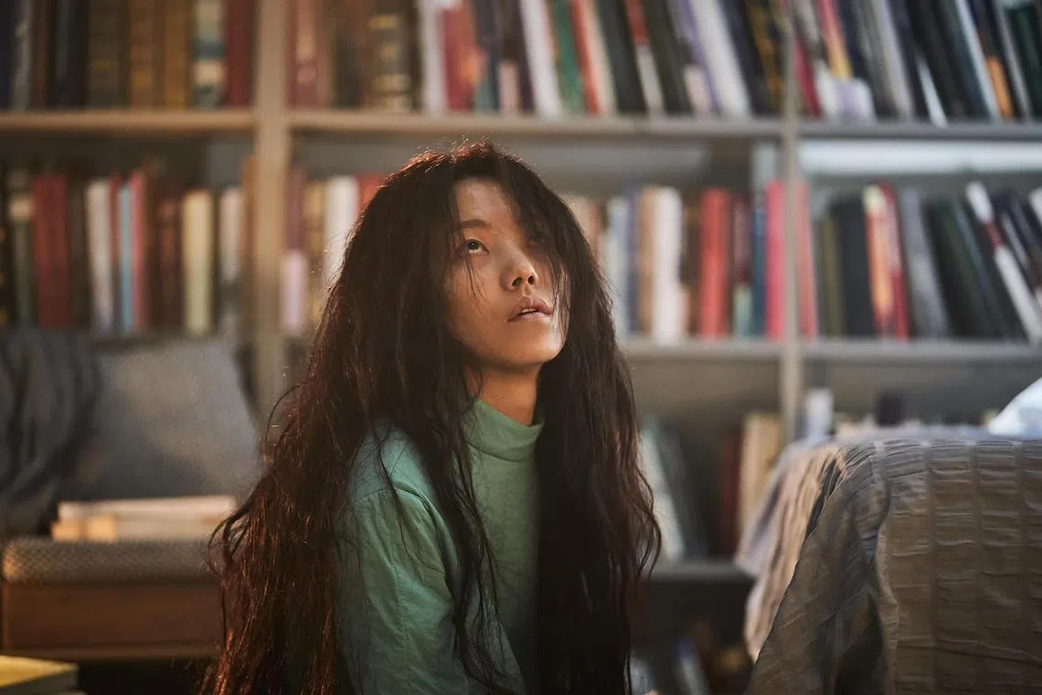 Actress Kim Shin-rok is a woman resurrected from hell who is manipulated into becoming a religious symbol in the new season of the South Korean thriller Hellbound.
