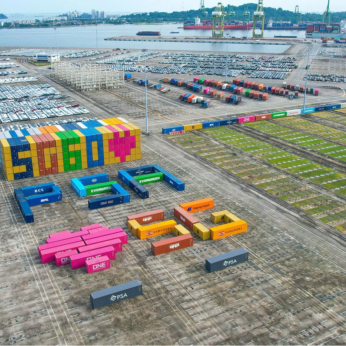 The display was assembled over 32 hours by PSA personnel.