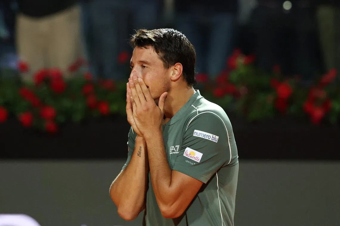 Tennis - Italian Open - Foro Italico, Rome, Italy - May 14, 2026 Italy's Luciano Darderi celebrates winning his quarter final match against Spain's Rafael Jodar REUTERS/Claudia Greco
