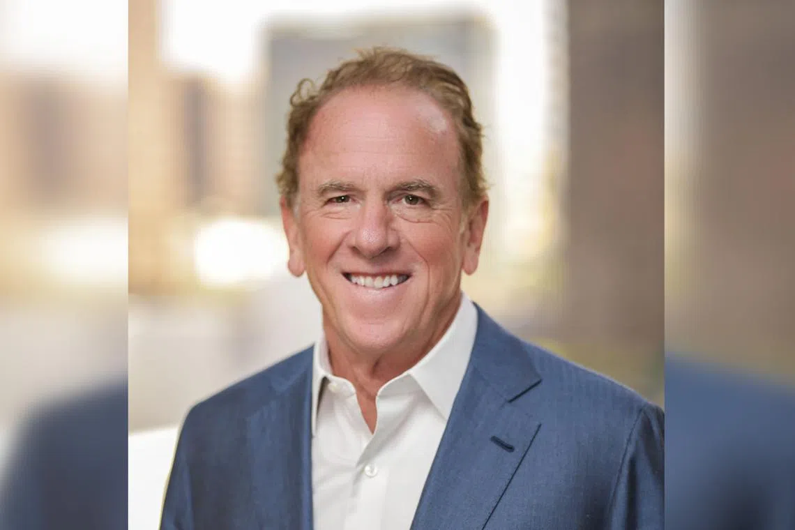 John Quinn, founder of US litigation firm Quinn Emanuel Urquhart & Sullivan, is setting up its second Asia hub in Singapore as it expands its regional footprint beyond Hong Kong.