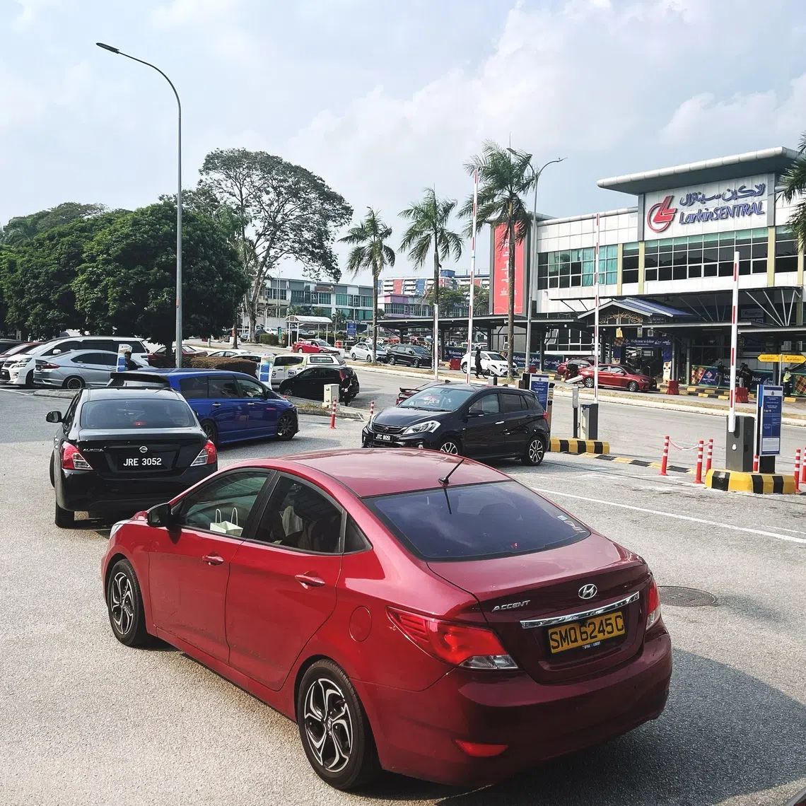 Jalan Geroda in Larkin is a popular shopping and dining spot located near the Larkin Sentral bus terminal.