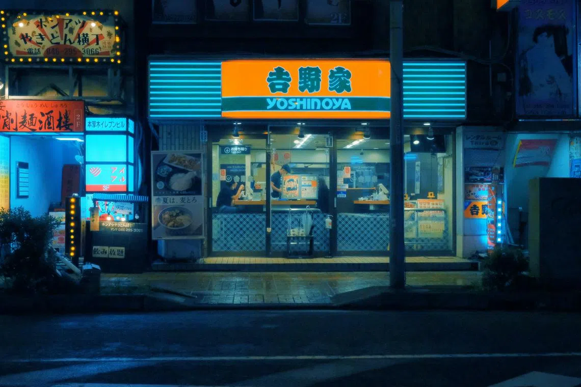 Yoshinoya’s main customer base is men in their 30s and older, but they want to attract more female customers.