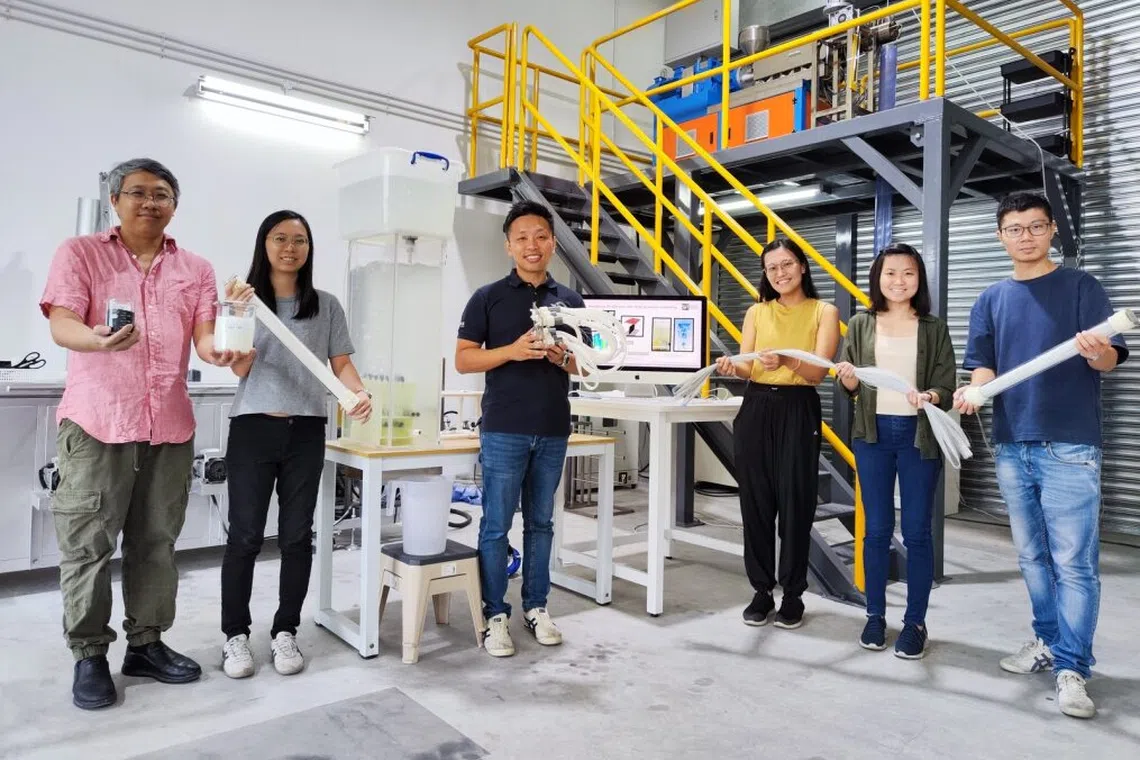 (From left) Co-founder and CEO of Atera Water Dr Adrian Yeo, Product Engineer Ms Yap Cai Yun Rachell, SIT Associate Professor Victor Wang, SIT Assistant Professor Elisa Ang, co-founder of Atera Water Ms Tai Kee and former NTU research fellow and Atera Water Senior Research Scientist Dr Chen Xue Long.