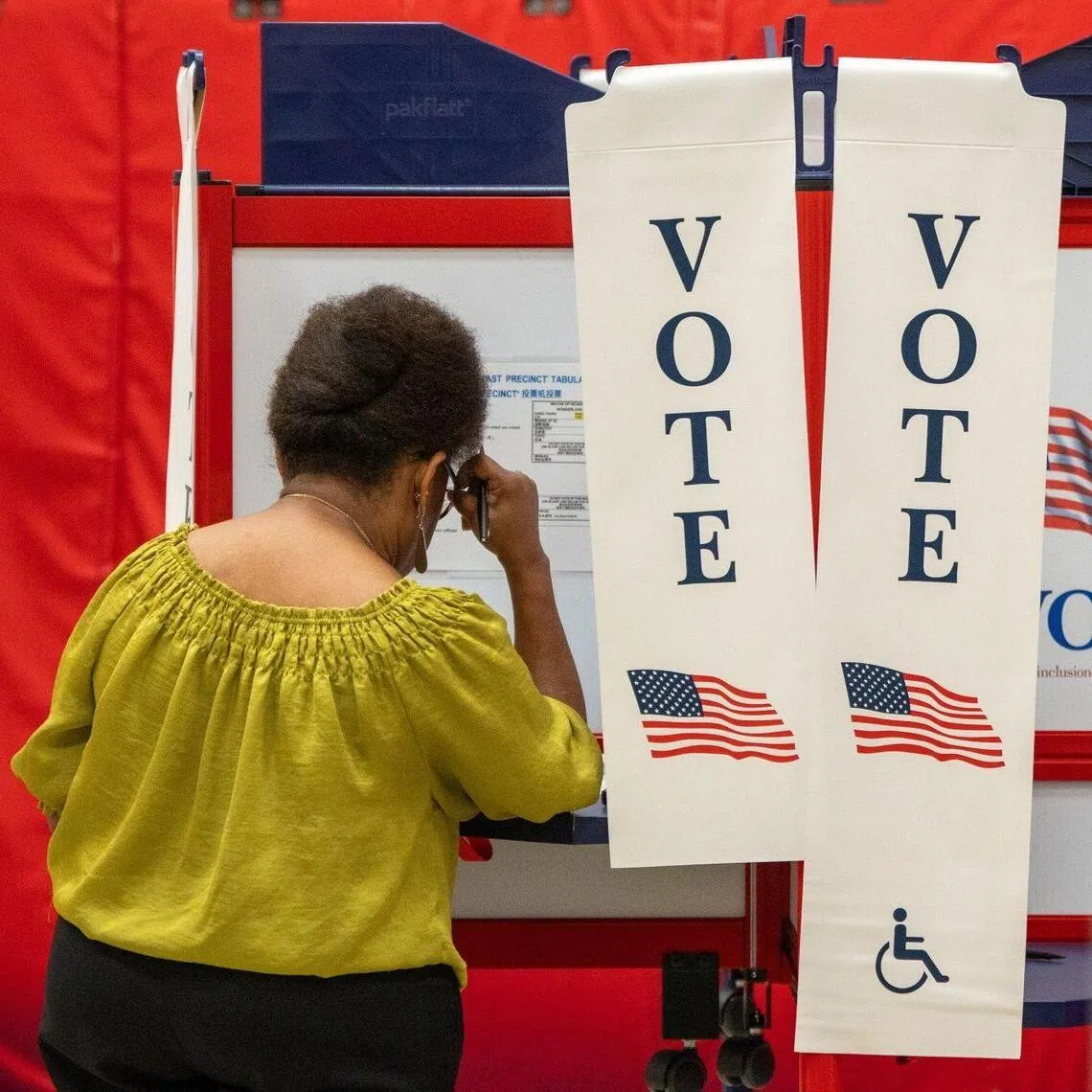 The US midterm elections will determine control of Congress for the final two years of US President Donald Trump’s term. Yet voters and election officials still do not know what rules may govern millions of mail-in ballots.