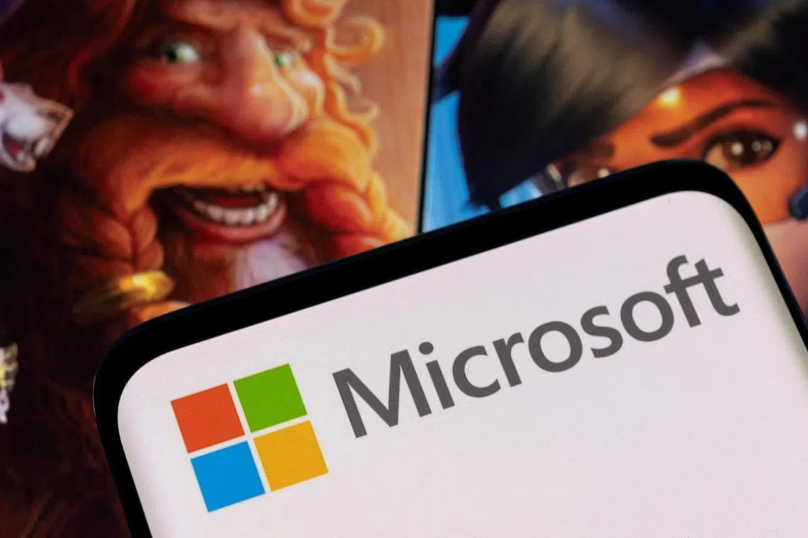 Microsoft Corp. has threatened to cut off access to its internet-search data, which it licenses to rival search engines.