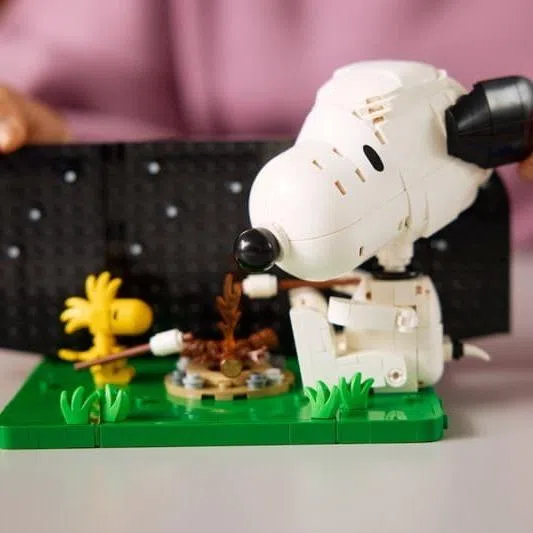 Comprising 964 pieces, Peanuts: Snoopy's Doghouse is available for pre-order on Lego’s Singapore website at $119.90.