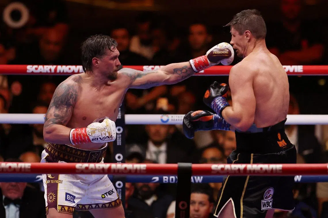 Boxing - Oleksandr Usyk v Rico Verhoeven - WBC Heavyweight Title - Giza, Egypt - May 24, 2026 Oleksandr Usyk in action during his fight against Rico Verhoeven REUTERS/Amr Abdallah Dalsh