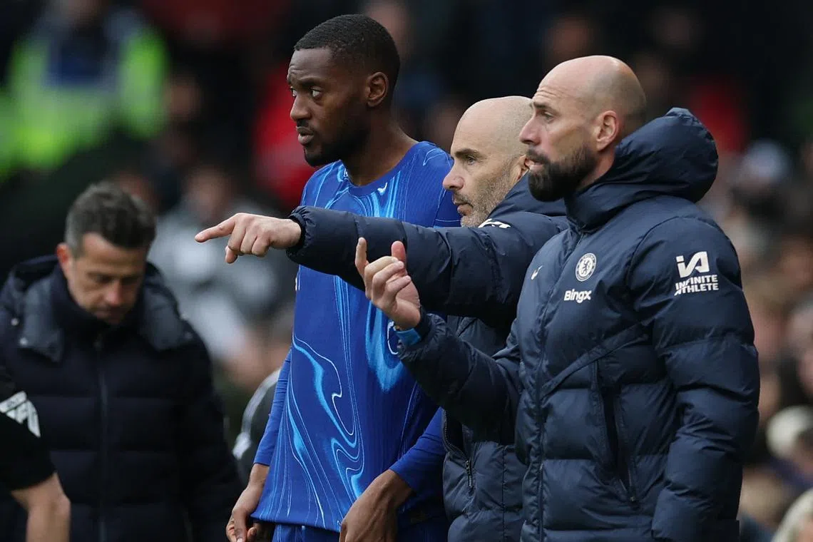 Soccer Football - Premier League - Fulham v Chelsea - Craven Cottage, London, Britain - April 20, 2025 Chelsea manager Enzo Maresca talks to Tosin Adarabioyo Action Images via Reuters/Paul Childs EDITORIAL USE ONLY. NO USE WITH UNAUTHORIZED AUDIO, VIDEO, DATA, FIXTURE LISTS, CLUB/LEAGUE LOGOS OR 'LIVE' SERVICES. ONLINE IN-MATCH USE LIMITED TO 120 IMAGES, NO VIDEO EMULATION. NO USE IN BETTING, GAMES OR SINGLE CLUB/LEAGUE/PLAYER PUBLICATIONS. PLEASE CONTACT YOUR ACCOUNT REPRESENTATIVE FOR FURTHER DETAILS..