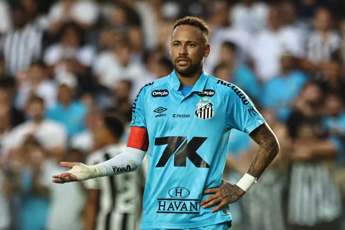 FILE PHOTO: Soccer Football - Brasileiro Championship - Santos v Botafogo - Estadio Urbano Caldeira, Santos, Brazil - June 1, 2025 Santos' Neymar reacts REUTERS/Thiago Bernardes/File Photo