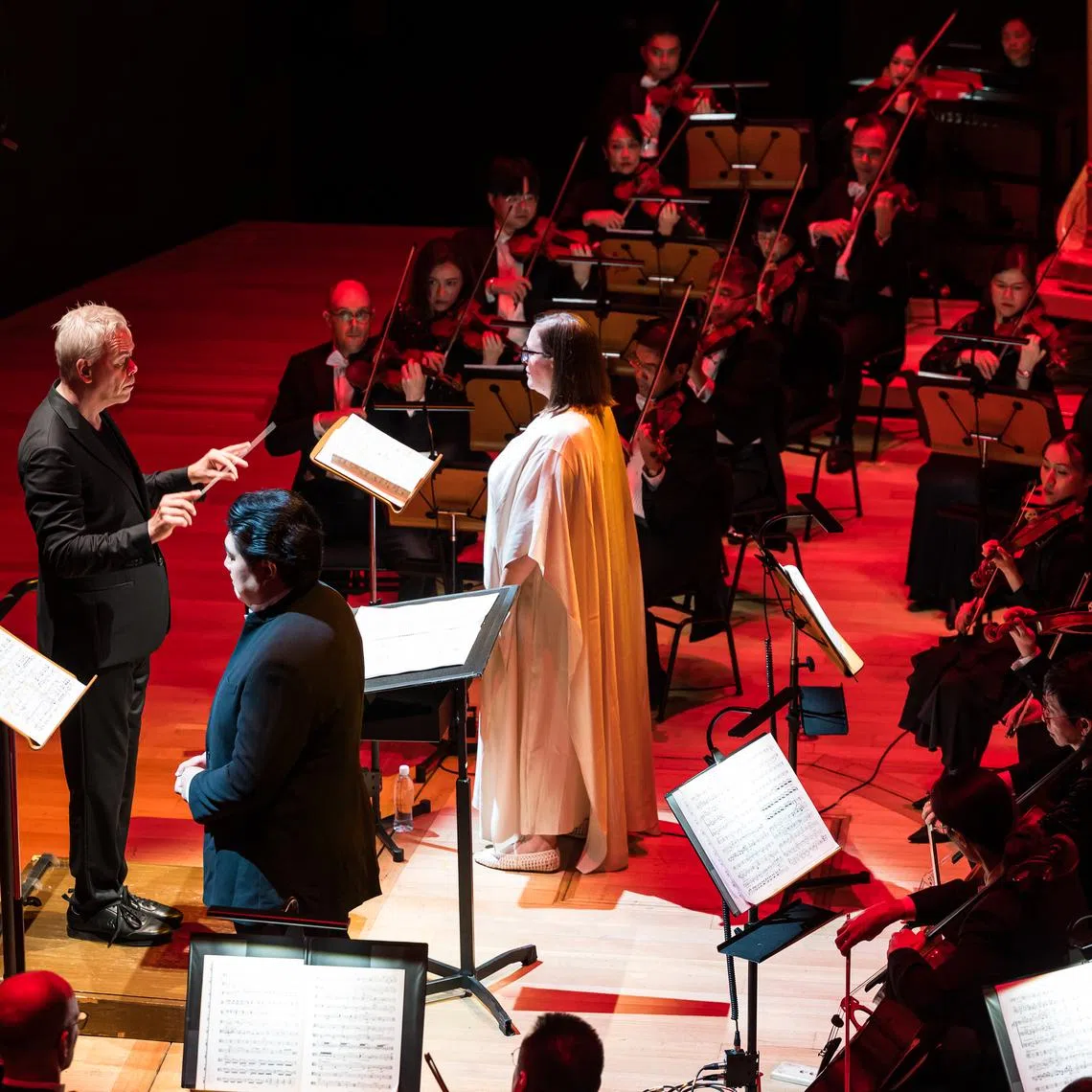 Chinese bass-baritone Shenyang and British mezzo-soprano Jennifer Johnston joined the Singapore Symphony Orchestra in a performance of Duke Bluebeard’s Castle.
