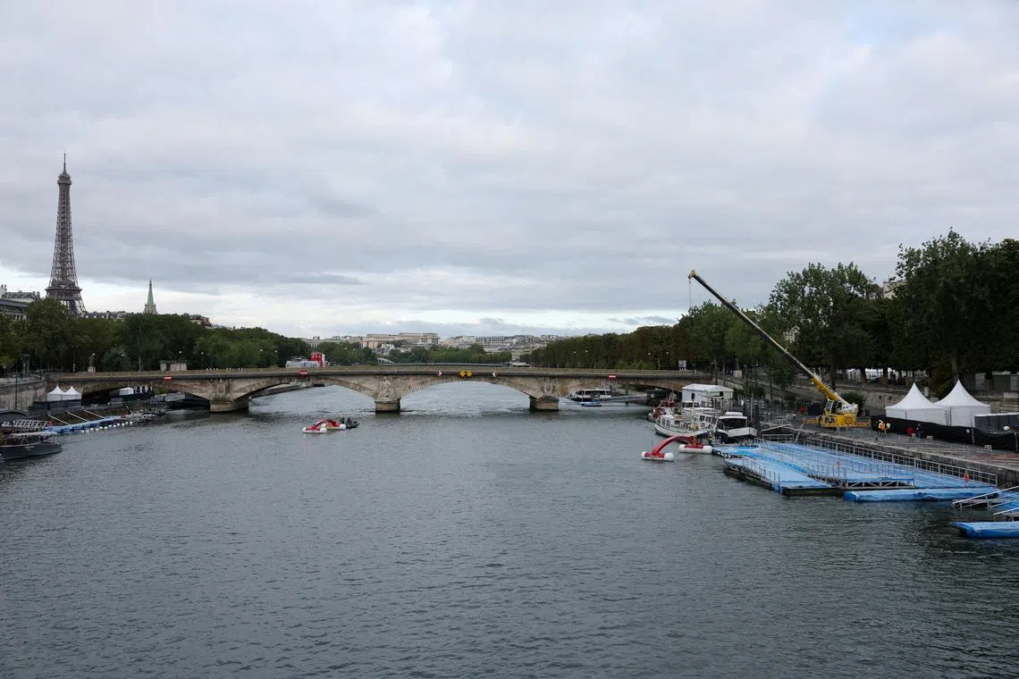 FILE PHOTO: Paris 2024 Olympics - Training for test swimming event for Paris 2024 - Paris, France - August 6, 2023 General view of the river Seine and the Eiffel Tower as the competition in the lead up to the Summer Olympics in 2024 is cancelled REUTERS/Stephanie Lecocq/File Photo