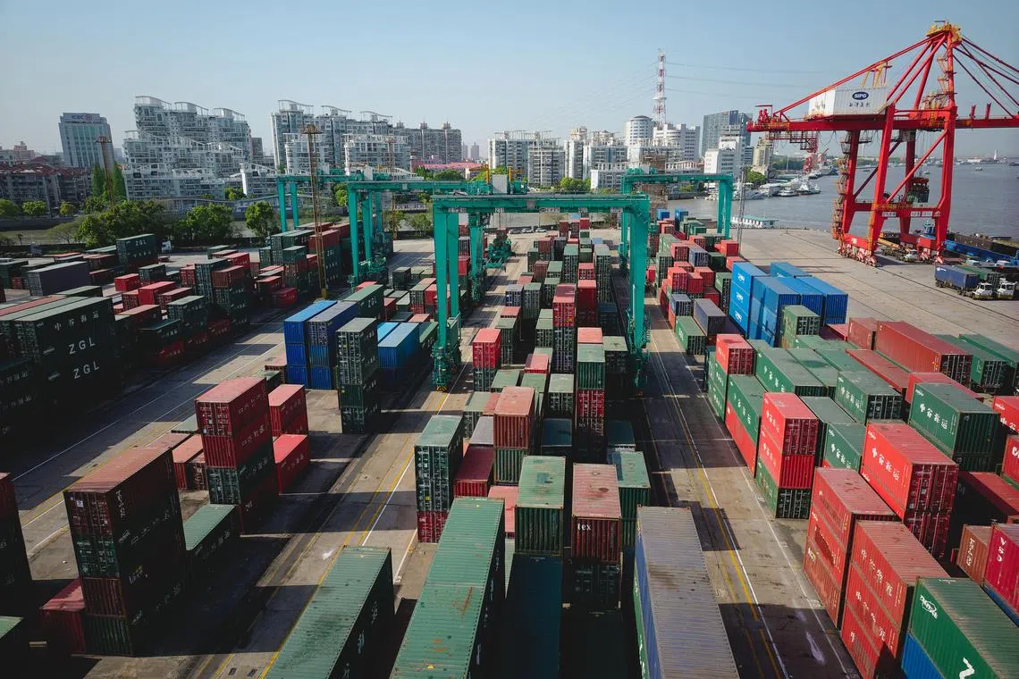 epa12038858 An aerial photo shows Shanghai Container Terminal, in Shanghai, China, 18 April 2025. China announced 125 percent tariffs on US goods effective 12 April, raising its previous rate of 84 percent, in response to the latest US tariffs, which effectively total 145 percent.  EPA-EFE/ALEX PLAVEVSKI