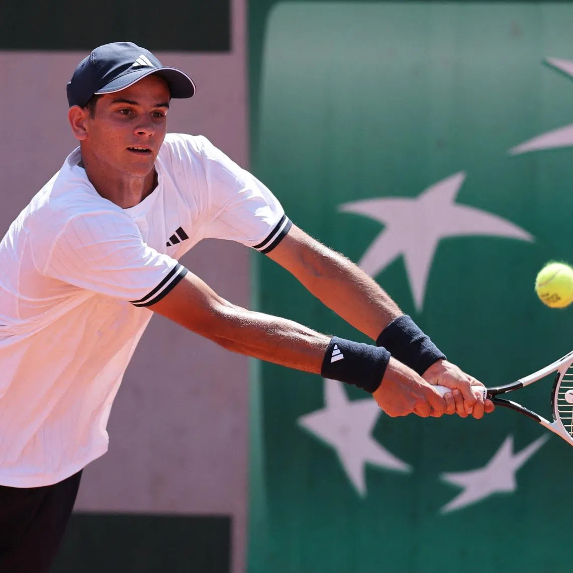 Tennis - French Open - Roland Garros, Paris, France - May 25, 2026 Spain's Rafael Jodar in action during his first round match against Aleksandar Kovacevic of the U.S. REUTERS/Stephane Mahe