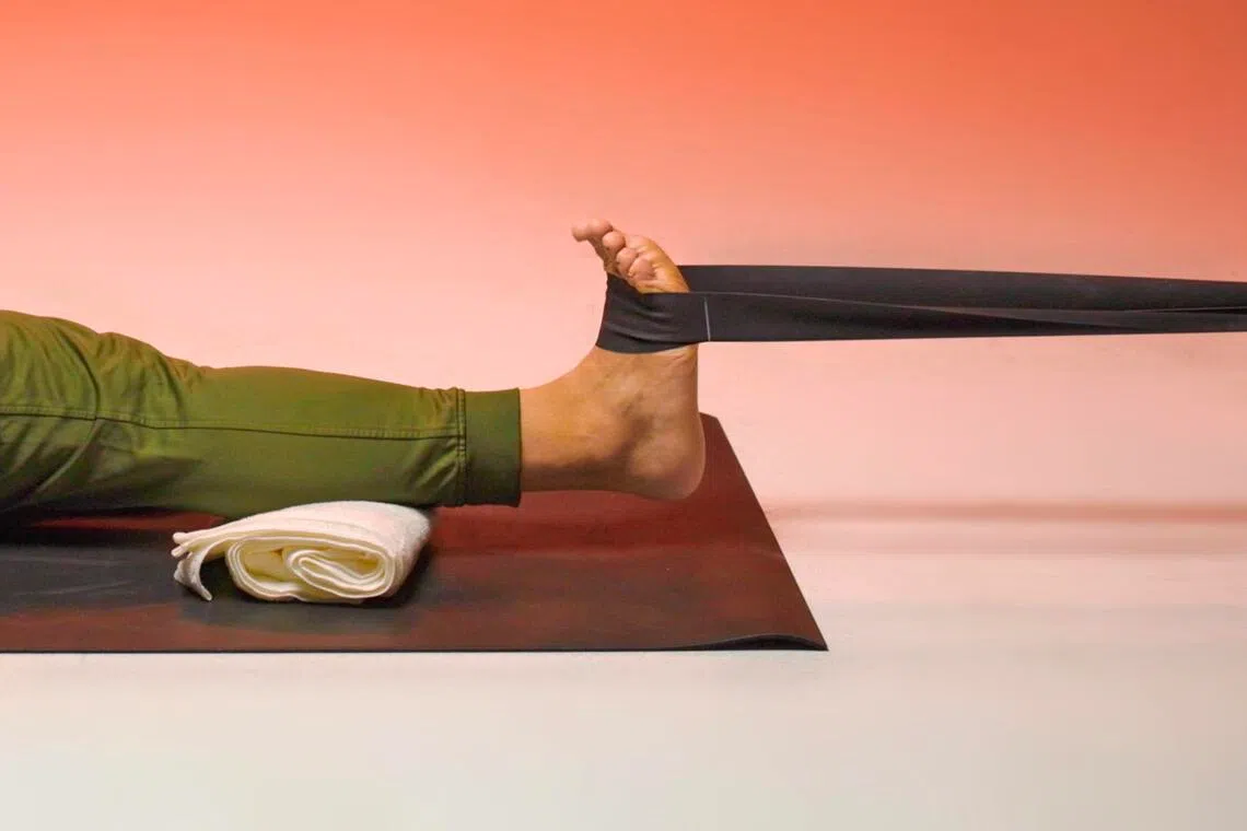 Ankle exercises. Most of us donÕt think about our feet and ankles until they hurt. But they are foundational to good alignment, balance and the overall functioning of your lower body. 