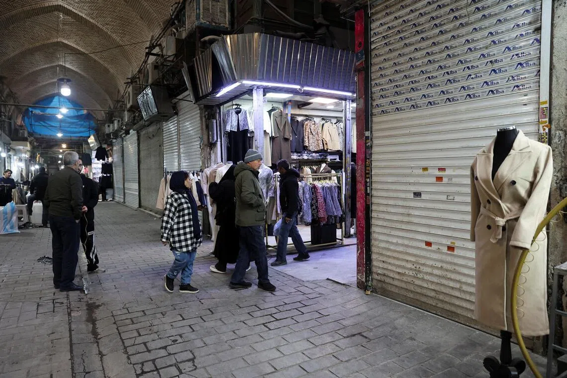 وطن نيوز – “ضع ثقتنا في الله”: سكان طهران يتكيفون مع زمن الحرب