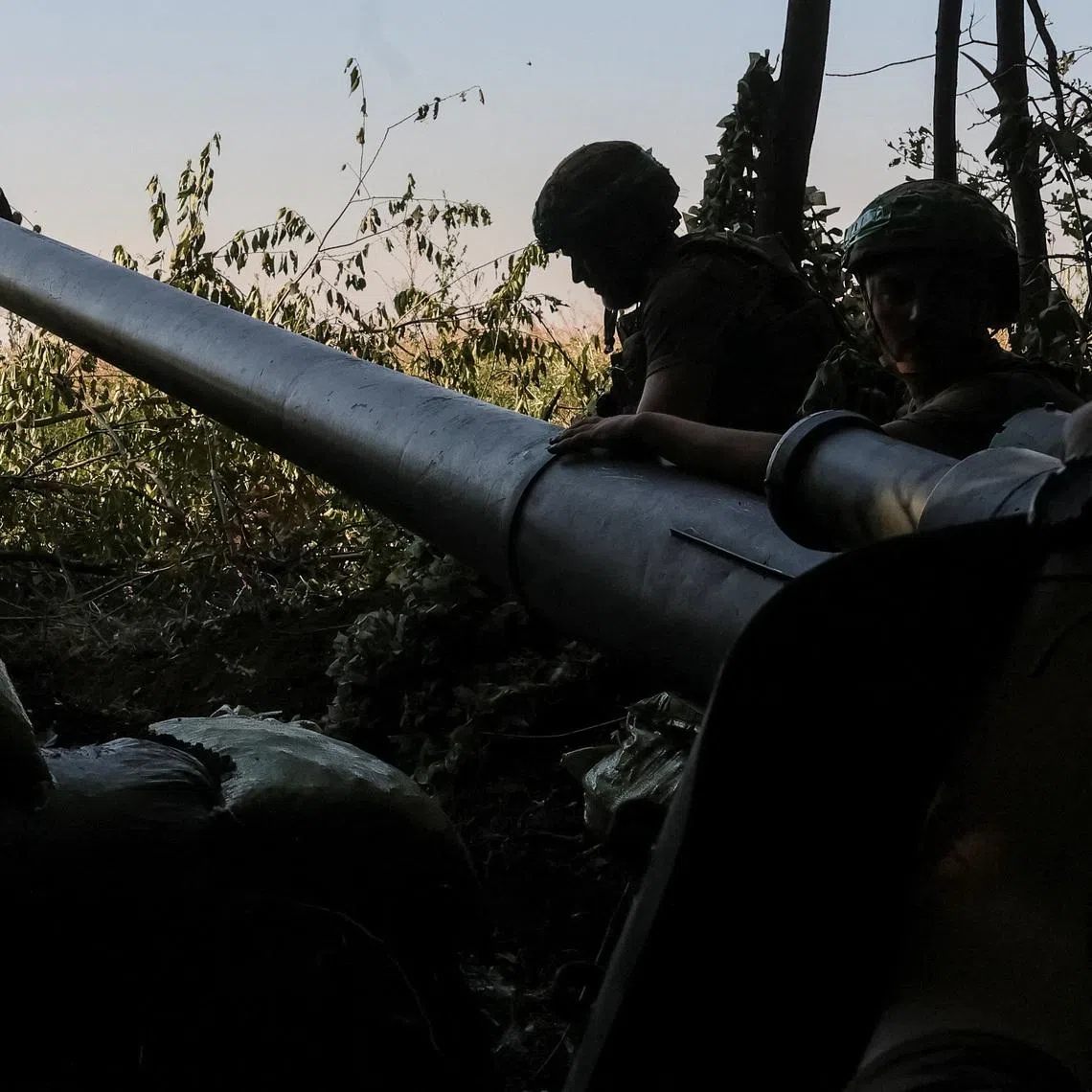 Servicemen of the 15th 'Kara-Dag' Brigade of the Operational Assignment of the National Guard of Ukraine prepare to fire a 152 mm howitzer 2A65 Msta-B towards Russian troops, amid Russia's attack on Ukraine, at a position near the frontline town of Dobropillia, in Donetsk region, Ukraine July 8, 2026. REUTERS/Anatolii Stepanov