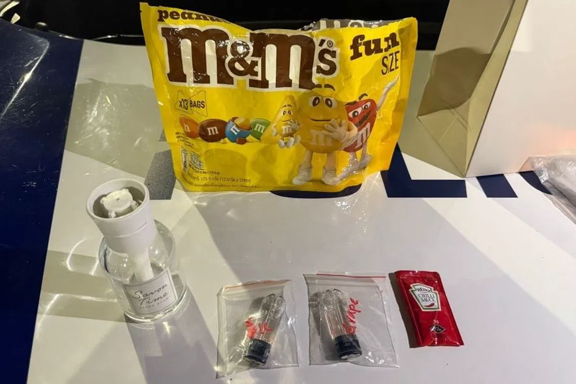 The courier discovered the parcel contained vape pods when the contents were accidentally exposed by the recipient.