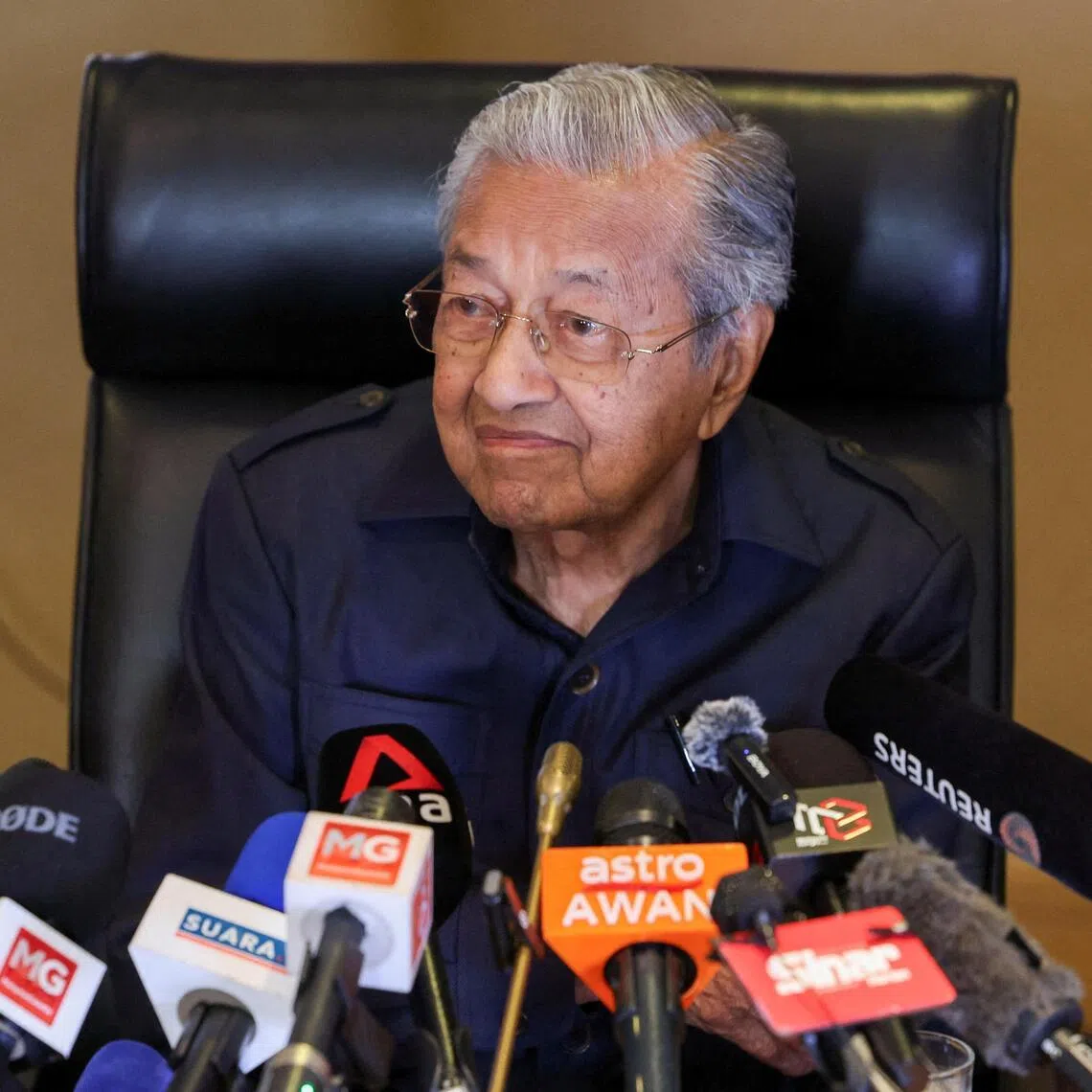 Doctors have advised former Malaysian prime minister Dr Mahathir Mohamad not to have visitors besides immediate family members for now.
