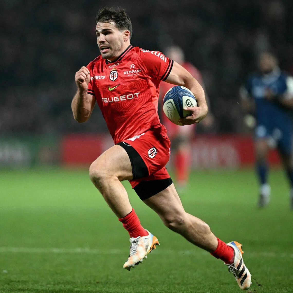 Antoine Dupont will be making his first appearance for Les Bleus in 11 months following a cruciate knee ligament injury against the Irish in last season’s Six Nations.