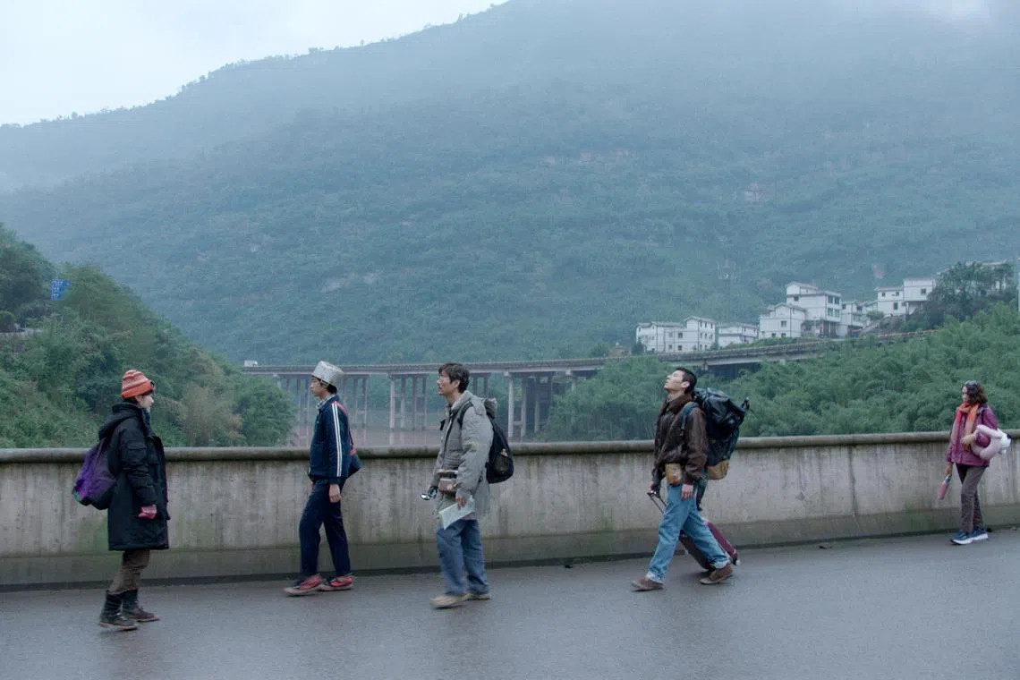 jopicks18 - Journey To The West is an award-winning science-fiction comedy from China about a ragtag team of UFO enthusiasts searching for alien life in the mountainous Southwest of the country



Source: The Projector