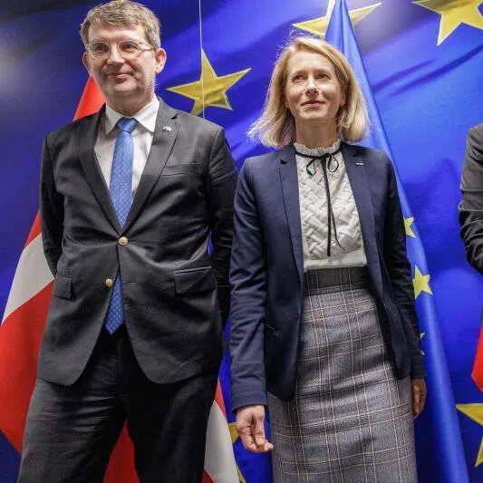 The European Commission
's Vice-President Kaja Kallas (centre) meets Greenland's Foreign Minister Vivian Motzfeldt (right) and Danish Defence Minister Troels Lund Poulsen in Brussels, Belgium on Jan 18.