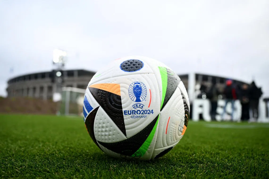FILE PHOTO: Soccer Football - Euro 2024 - Organisers Present the Official Match Ball - Maifeld, Berlin, Germany - November 15, 2023 General view of the Euro 2024 match ball 'Fussballliebe' REUTERS/Annegret Hilse/File Photo
