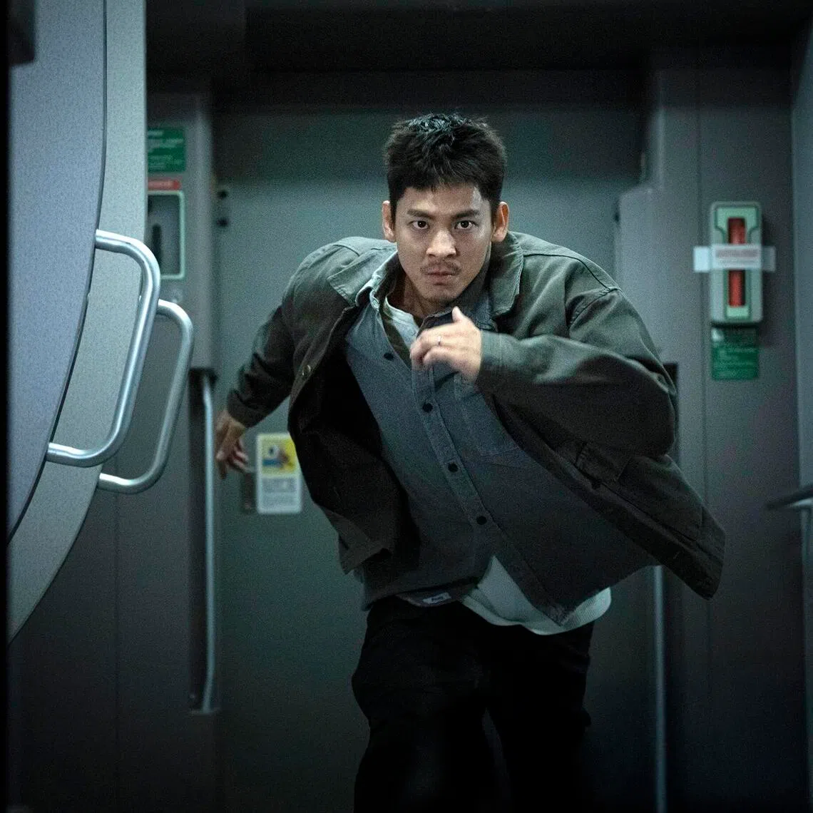baminute14 - Austin Lin said his character in 96 Minutes is “very different” from his previous ones, and added: “It is a totally new, tough guy image.”.
Copyright: KillerMud Films