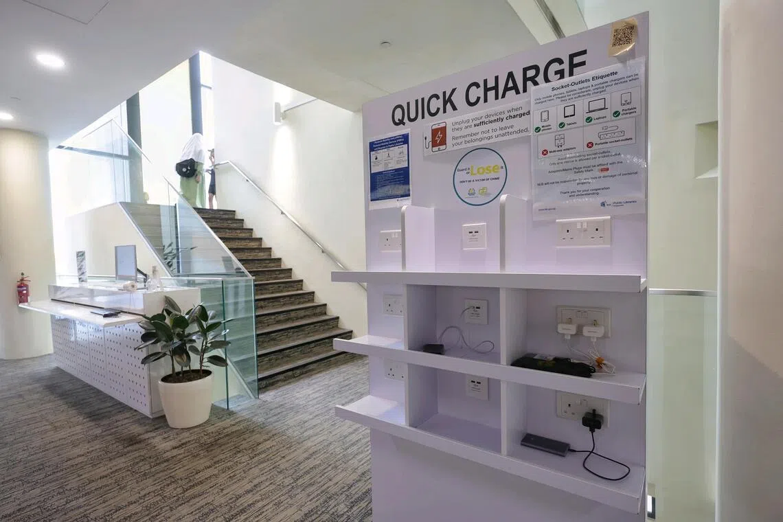 The quick charge counter for mobile devices at Bishan Public Library.