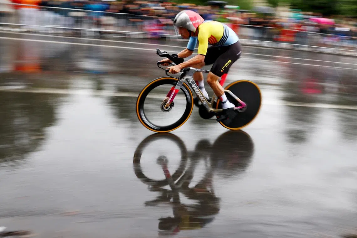 Paris 2024 Olympics - Road Cycling - Men's Individual Time Trial - Paris, France - July 27, 2024.  Remco Evenepoel of Belgium in action during the Men's Individual Time Trial REUTERS/Esa Alexander
