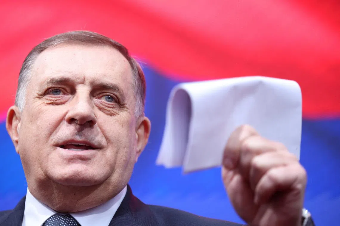 President of Republika Srpska (Serb Republic) Milorad Dodik addresses his supporters reacting to court decision on charges that he defied rulings by an international peace envoy, in Banja Luka, Bosnia and Herzegovina, February 26, 2025. REUTERS/Amel Emric