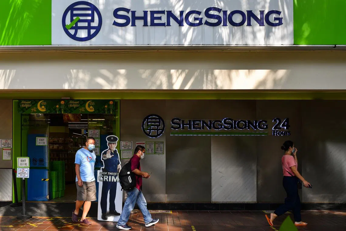 ST20210607-202153024782-Lim Yaohui-pixcovid08/
People wearing face masks outside Sheng Siong Supermarket at 506 Tampines Central 1 on June 07, 2021.
There were five new Covid-19 community cases reported on Monday noon (June 7), said the Ministry of Health (MOH). This is the lowest number of community infections since May 10, when there were three community cases. There were also nine imported cases who had been placed on stay-home notice on arrival in Singapore, said MOH.
Globally, the virus outbreak, which began in December 2019, has infected more than 172 million people. More than 3.6 million people have died.
(ST PHOTO: LIM YAOHUI)