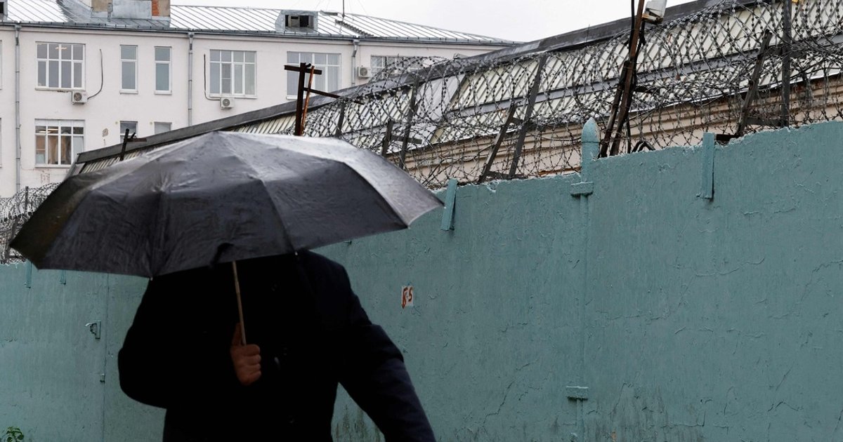 Japan slams lack of access to journalist detained in Russia