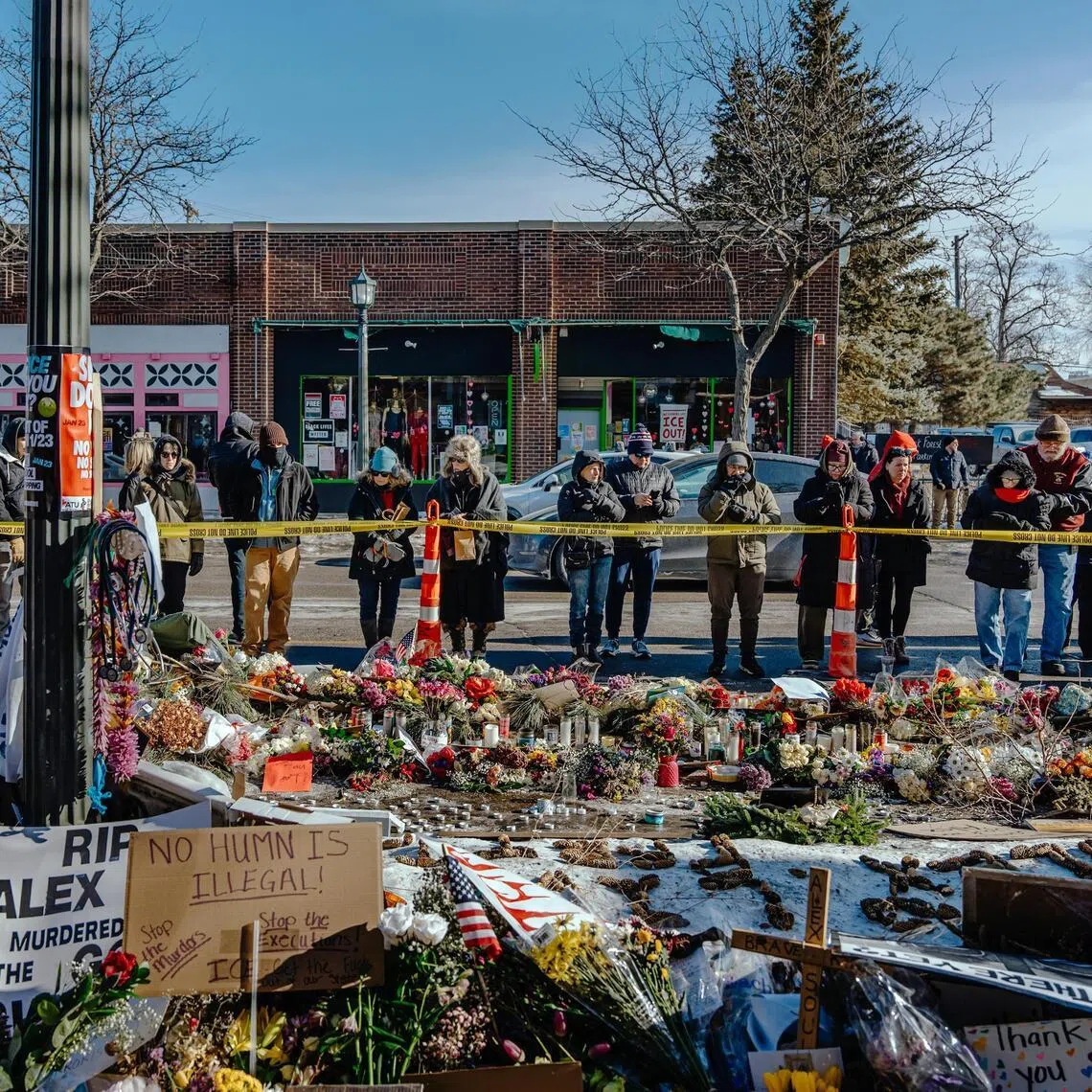 The US federal government is accused of allegedly blocking access to evidence in shootings by immigration officers. 