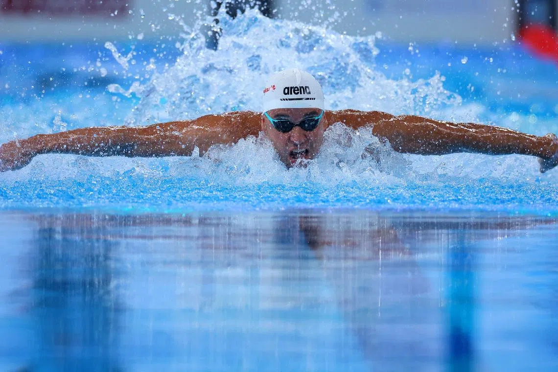 FILE PHOTO: Swimming - World Aquatics Championships - Aspire Dome, Doha, Qatar - February 16, 2024 South Africa's Chad Le Clos in action during the men's 100m butterfly semi final 1 REUTERS/Evgenia Novozhenina/File Photo