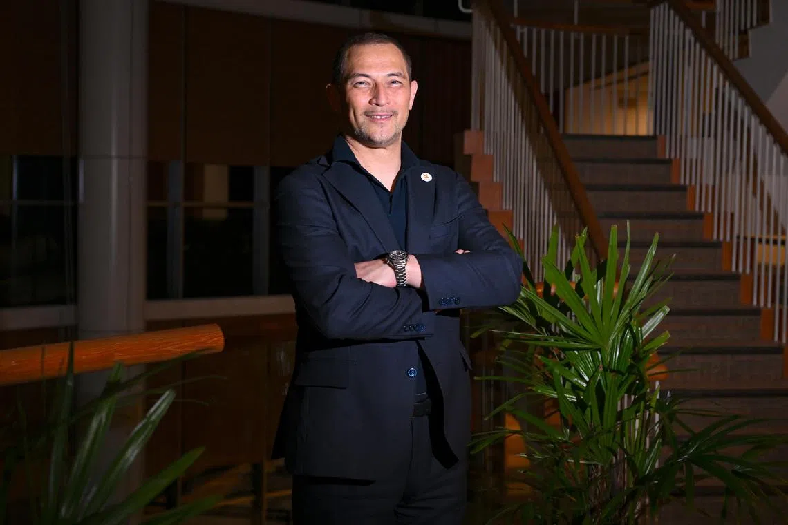 Japanese former Olympic champion Koji Murofushi followed his father's footsteps to become an educator.