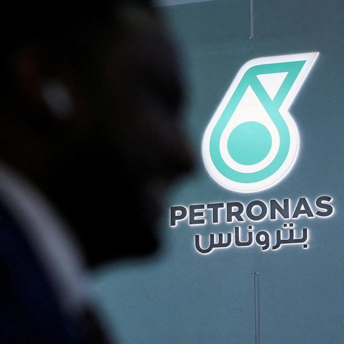 Prime Minister Anwar Ibrahim said PETRONAS can negotiate with Russia as Malaysia has good relations with Russia.