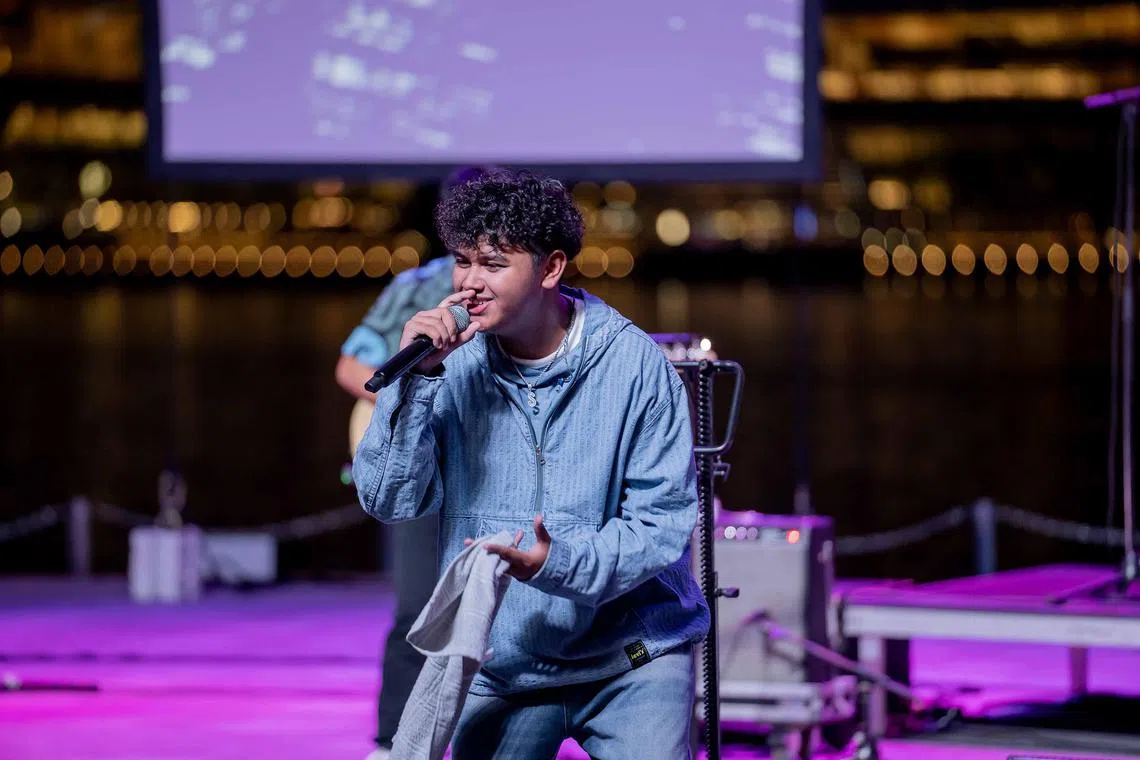 cwsyazsmooth - Syaz Smooth performing at the Esplanade Outdoor Theaters on Oct 31, 2024 

PHOTO: Courtesy of Diyana