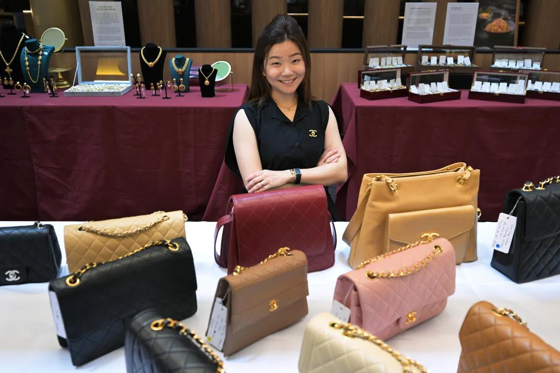Ms Pang Yi Xian set up a trunk show for her brand Welovechanelsg on Jan 13 and 14. 