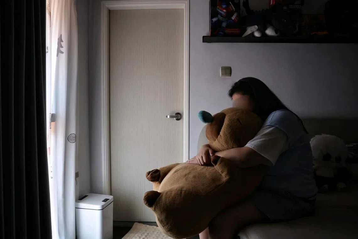 Mary's father smashed her mobile phone when he found out she was still communicating with an online boyfriend.