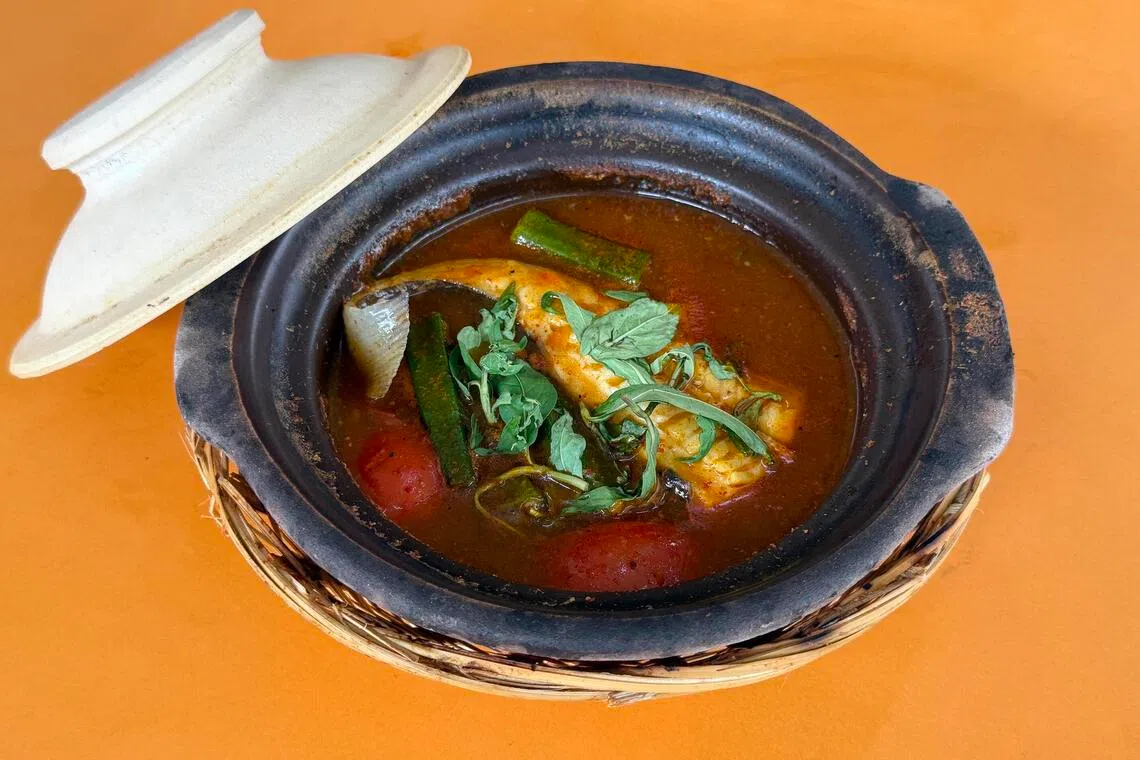 Claypot assam pedas.