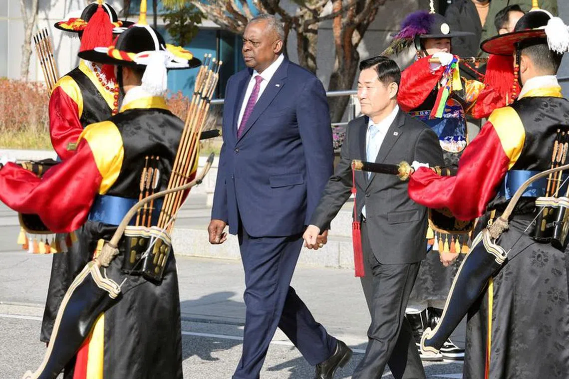 FILE PHOTO: U.S. Secretary of Defense Lloyd Austin and South Korean Defense Minister Shin Won-sik attend a welcome ceremony before their Defense Minister meeting of the South Korea-United Nations Command (UNC) Member nations at the Defense Ministry in Seoul, South Korea, Nov. 14, 2023. Song Kyung-Seok/Pool via REUTERS