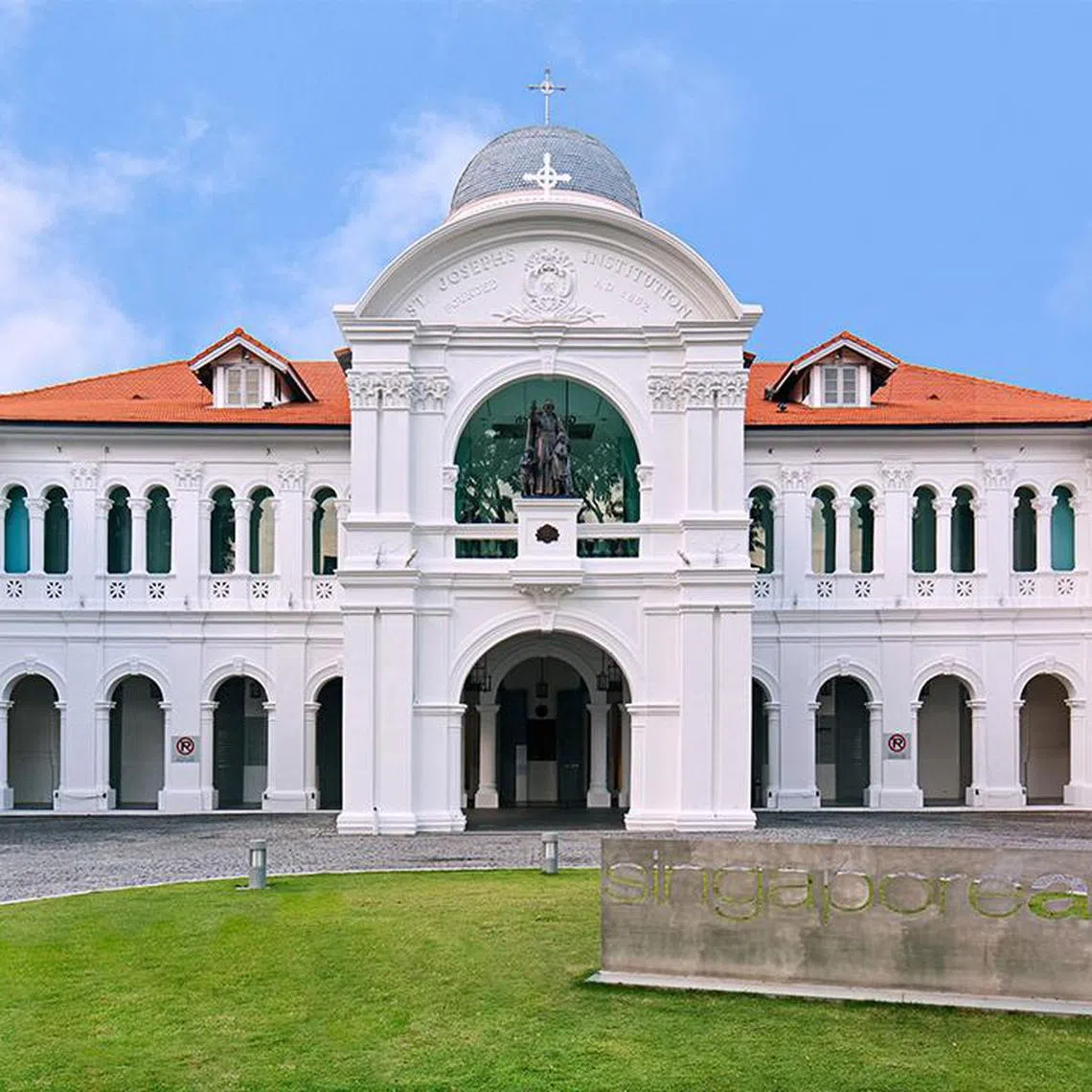 St Joseph's Institution building was the former site of the Singapore Art Museum. 