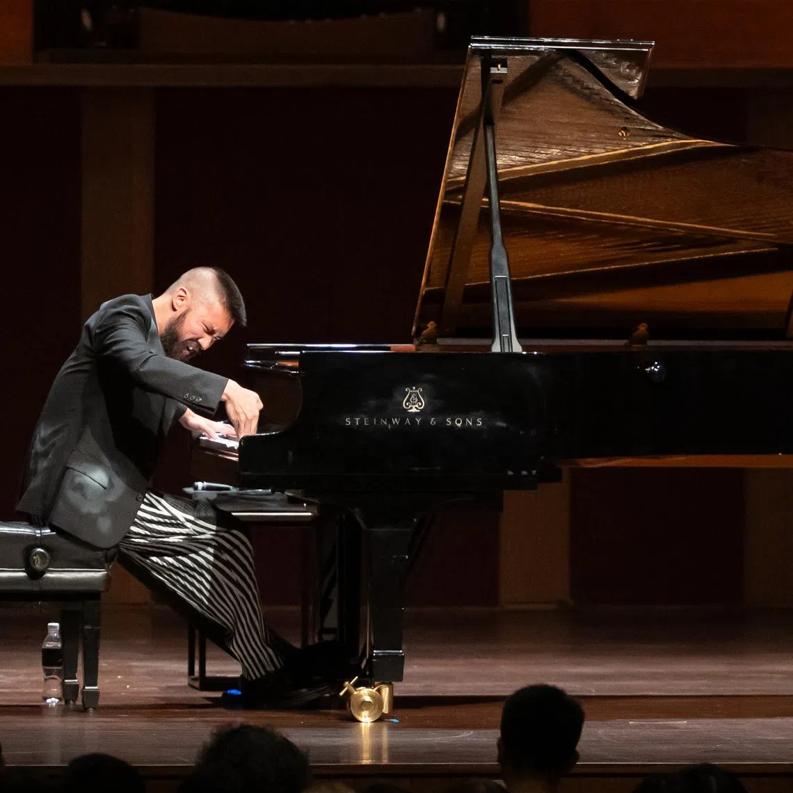 American Conrad Tao played 15 short pieces reflecting a melting pot of cultures, where jazz, popular music and atonality found healthy parity.