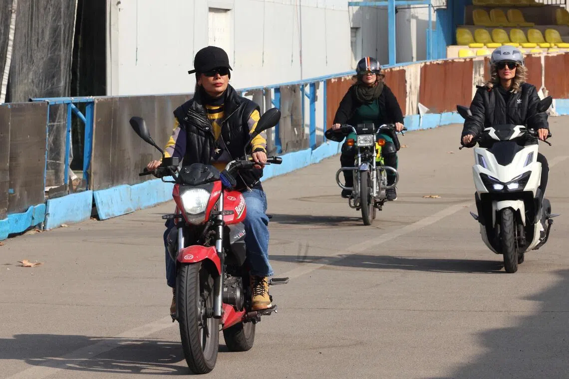 The law previously did not explicitly prohibit women from riding motorbikes and scooters, but in practice authorities refused to issue licences.