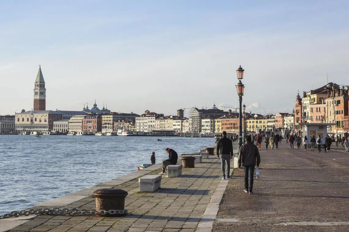 rcvenice03 - St Mark’s Bell Tower looms in the distance in Venice.



Credit / Copyright: Ronan O'Connell